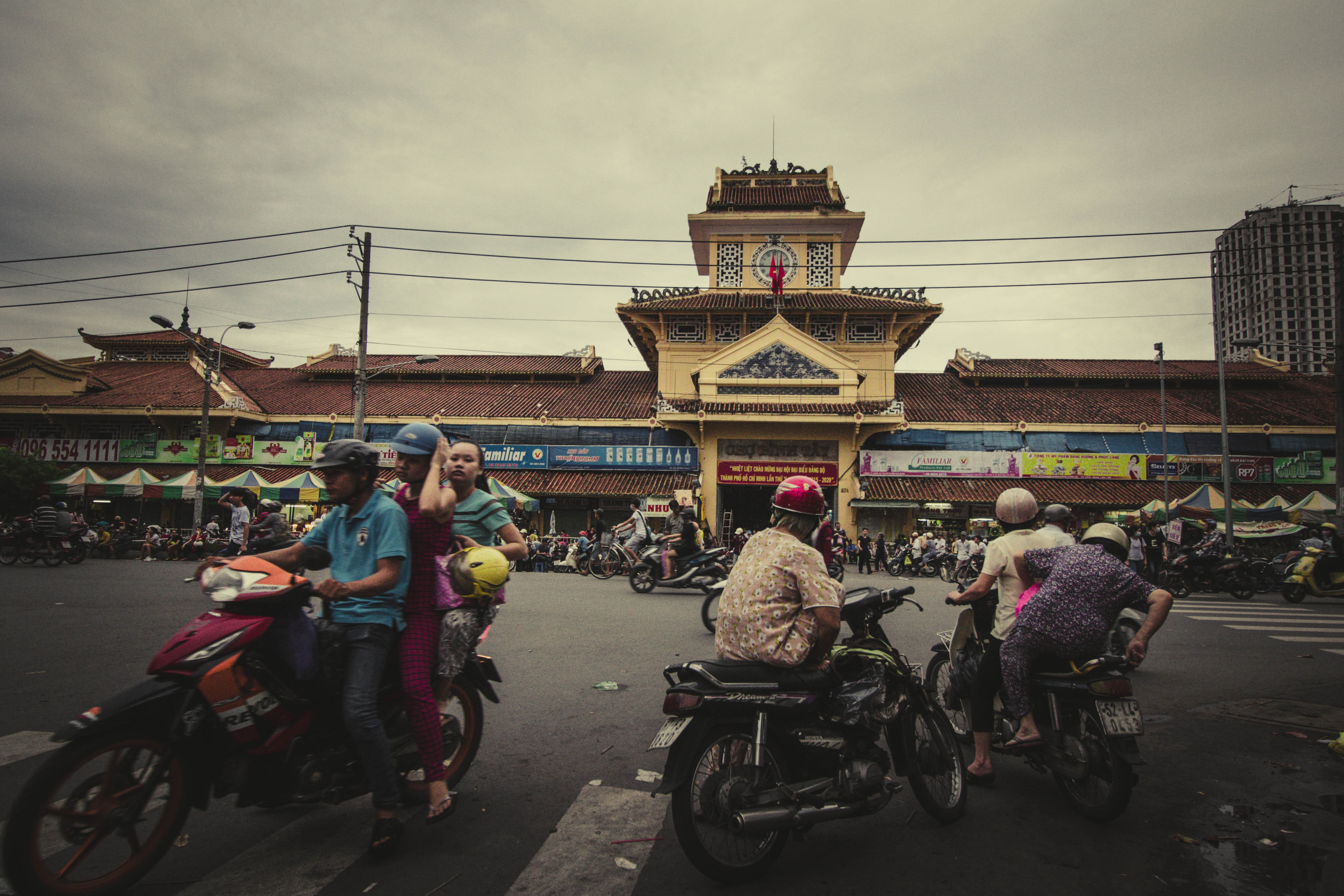 Binh Tay market