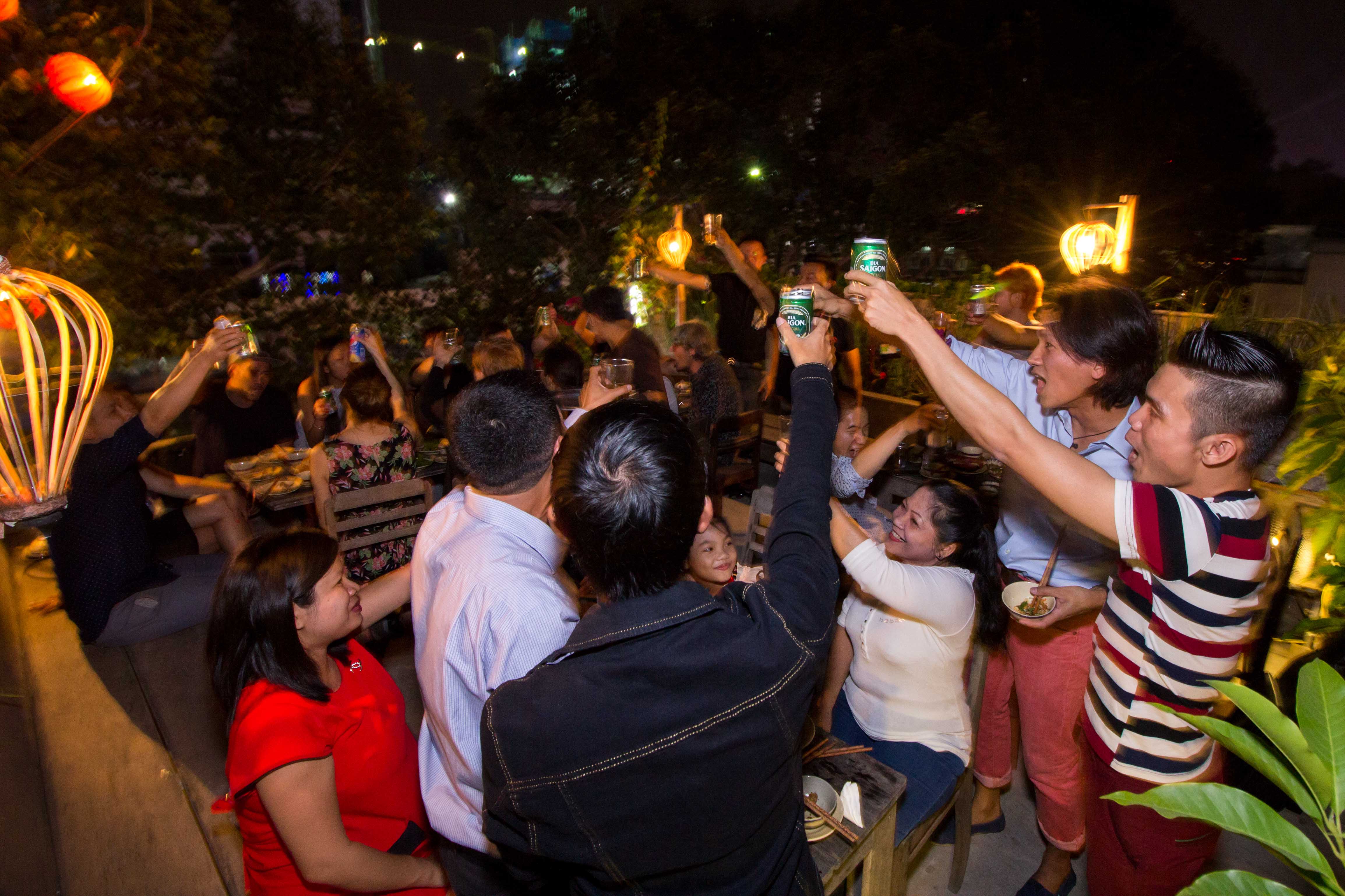 saigon drinking culture street food